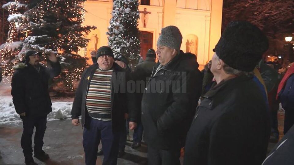 Susținătorii „#rezist” din Suceava, indignați că numărul sucevenilor care protestează în stradă este foarte mic