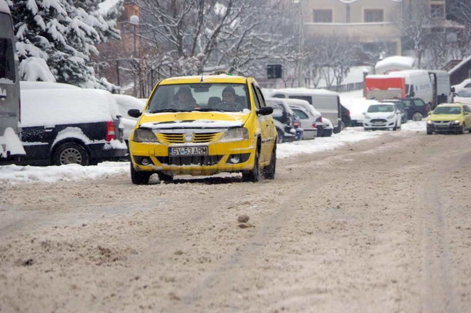 Drumuri înzăpezite în municipiul Suceava