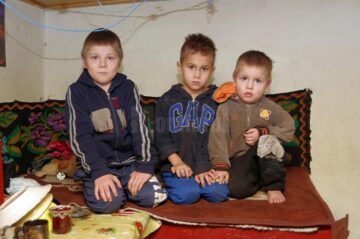 Trei dintre cei patru băieți ai familiei Huțan