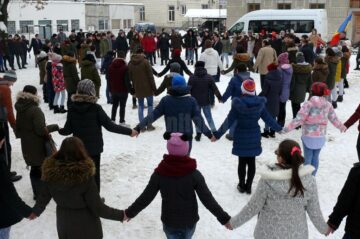Depuneri de coroane de flori la statuia lui Alexandru Ioan Cuza, de Ziua Unirii Principatelor