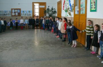 Depuneri de coroane de flori la statuia lui Alexandru Ioan Cuza, de Ziua Unirii Principatelor