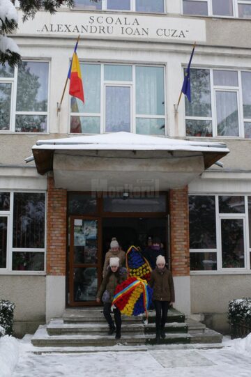 Depuneri de coroane de flori la statuia lui Alexandru Ioan Cuza, de Ziua Unirii Principatelor
