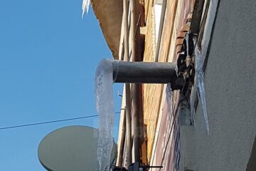 Atenție, cad țurțuri!