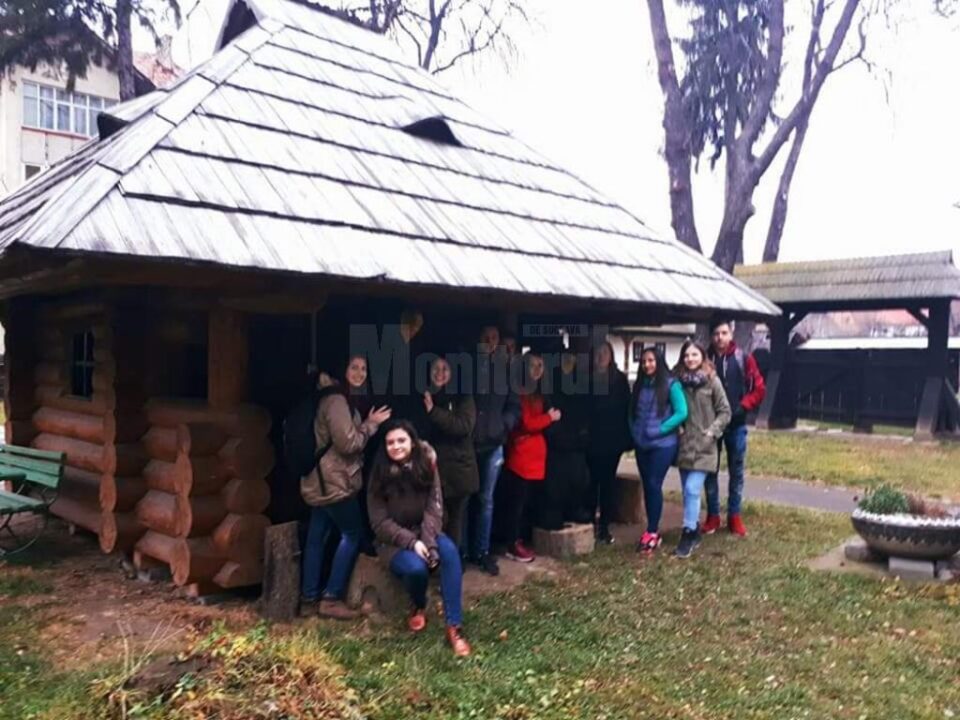 Proiect de înfrumusețare a orașului Câmpulung al voluntarilor de la Colegiul Silvic „Bucovina”