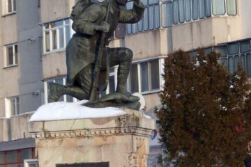 Monumentul militarului grănicer de la Fălticeni
