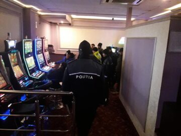 Polițiștii au efectuat controale și la săli de jocuri