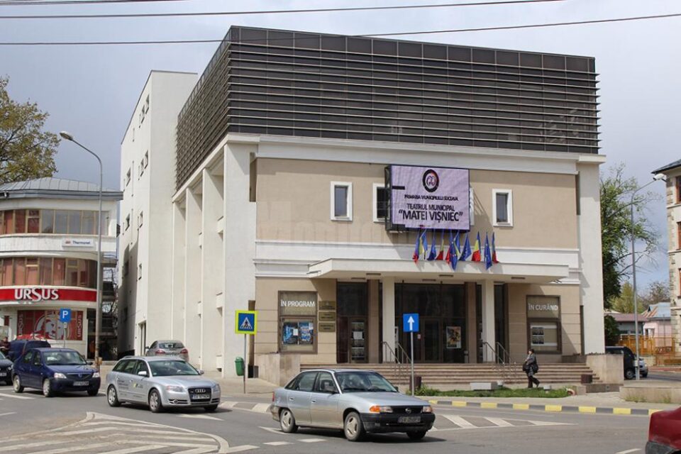 Spectacol al Ansamblului Artistic “Ciprian Porumbescu” și al mai multor elevi din județ, astăzi, la Teatrul „Matei Vișniec”