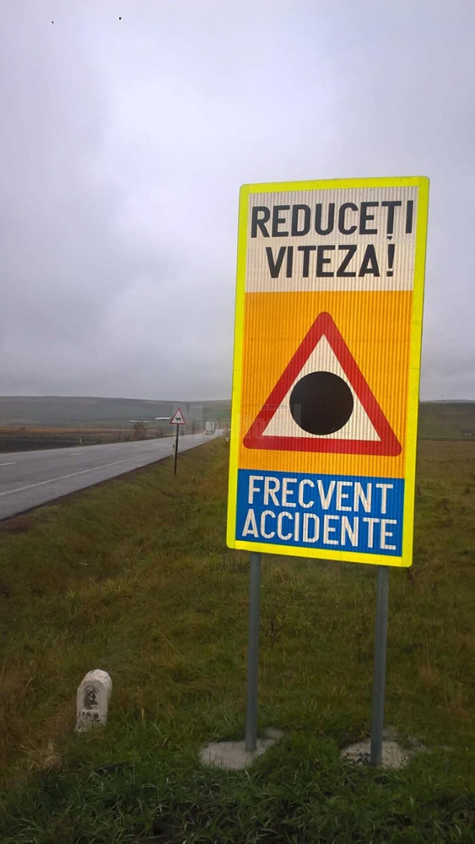 Mai multe indicatoare punct negru au fost amplasate pe drumurile naționale, ca semnal de alarmă pentru șoferi