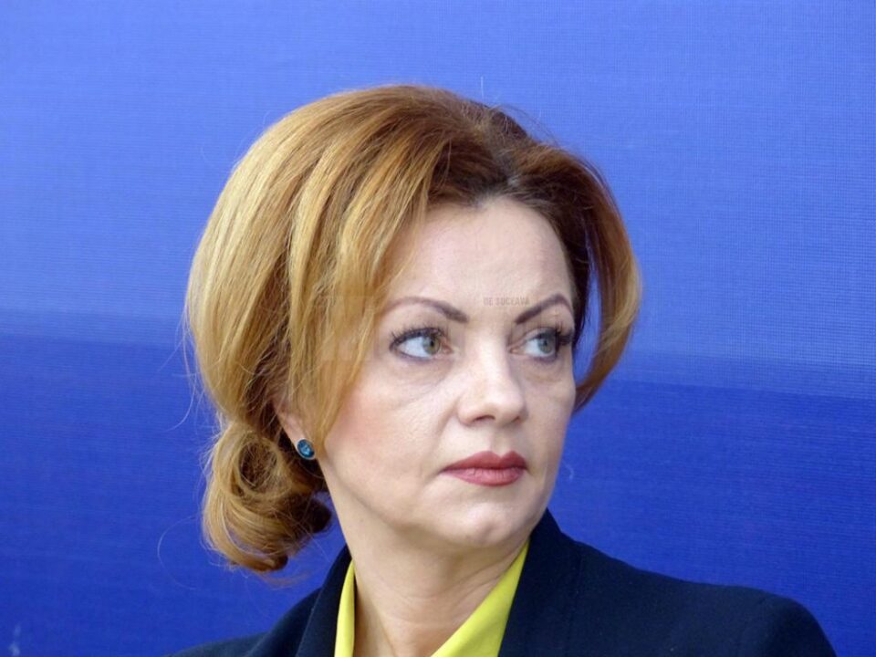 Prefectul Mirela Adomnicăi a anunțat că anul acesta se va îmbunătăți activitatea Serviciului de Permise de Conducere și înmatriculări