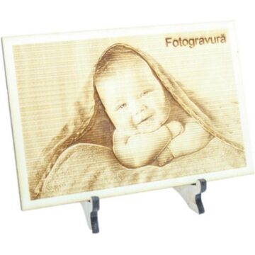 Un elev de la „Nicu Gane” a realizat o imprimantă ce permite desenarea și gravarea pe lemn, polistiren, plută sau plexiglas