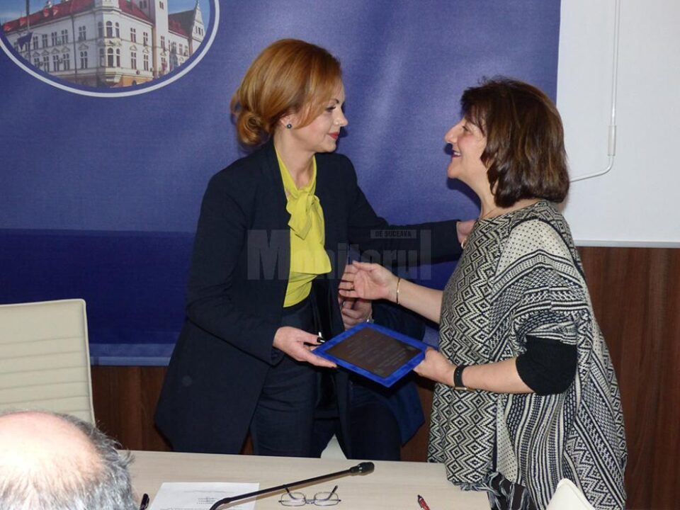 Cleopatra Cabuz a primit o diplomă de excelență din partea Prefecturii Suceava