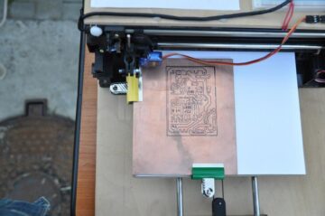 Un elev de la „Nicu Gane” a realizat o imprimantă ce permite desenarea și gravarea pe lemn, polistiren, plută sau plexiglas