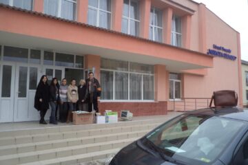 Donații de carte pentru elevi din Republica Moldova