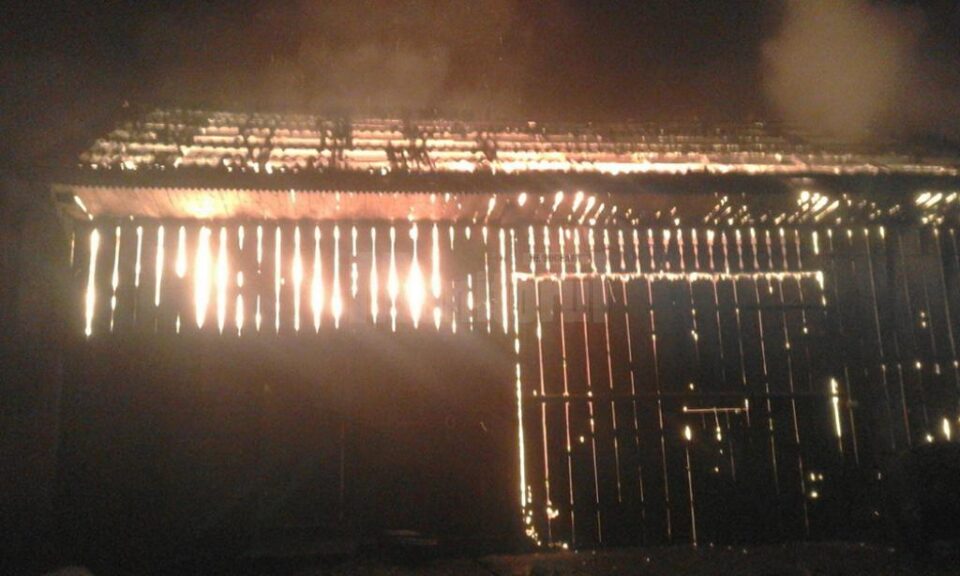 Incendiu la o anexă de lângă Piața din Solca