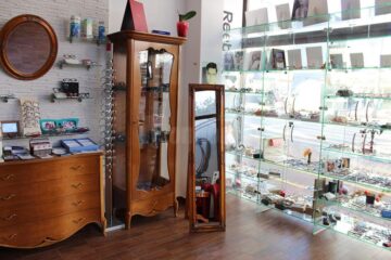 Oferte speciale și consultații gratuite, la trei ani de Eye’s Optic în Suceava