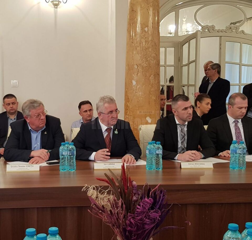 Primarul Ion Lungu, în discuții cu noul ministru al Finanțelor Publice, Eugen Teodorovici