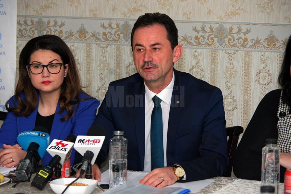 Marian Andronache îi reproșează lui Corneliu Popovici că a lăsat PMP Suceava cu datorii de circa 50.000 de lei Marian Andronache îi reproșează lui Corneliu Popovici că a lăsat PMP Suceava cu datorii de circa 50.000 de lei