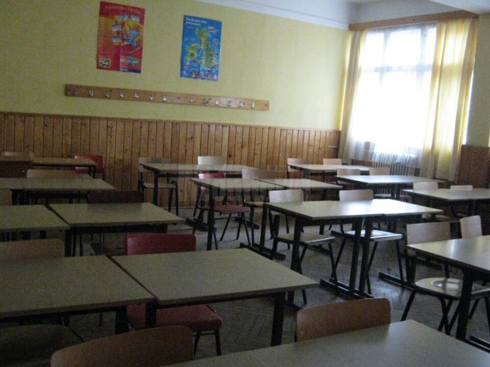 Angajatii din educatie se pregatesc de proteste