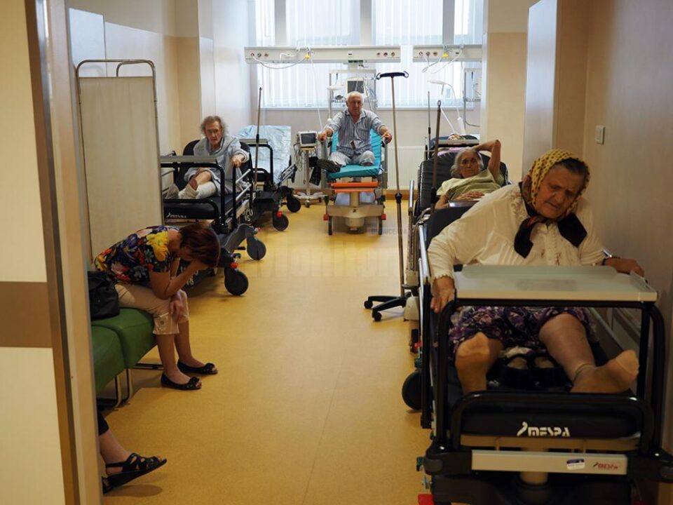 În cazul în care o persoană dezvoltă simptome severe, care nu se ameliorează în 72 de ore de la debut, trebuie sa se prezinte la medic
