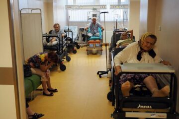 În cazul în care o persoană dezvoltă simptome severe, care nu se ameliorează în 72 de ore de la debut, trebuie sa se prezinte la medic