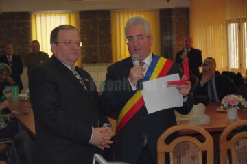 Ion Lungu a acordat diplome și medalii aniversare personalităților Sucevei la împlinirea a 630 de ani de atestare documentară