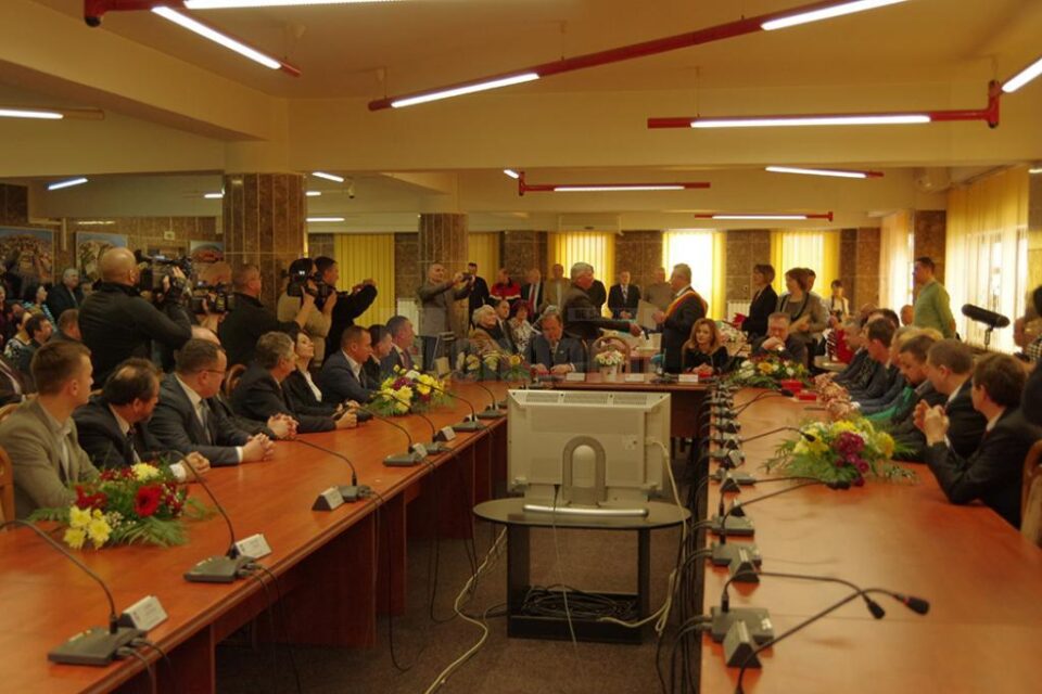 Diplome și medalii aniversare acordate personalităților Sucevei
