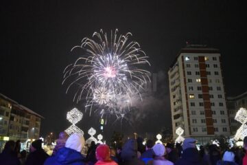 Seara s-a încheiat cu un foc de artificii