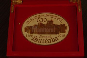 Ion Lungu a acordat diplome și medalii aniversare personalităților Sucevei la împlinirea a 630 de ani de atestare documentară