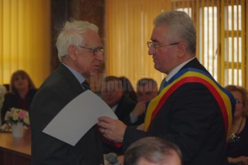 Diplome și medalii aniversare acordate personalităților Sucevei