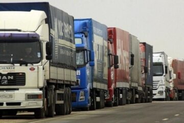 Coada de tiruri în vama Siret