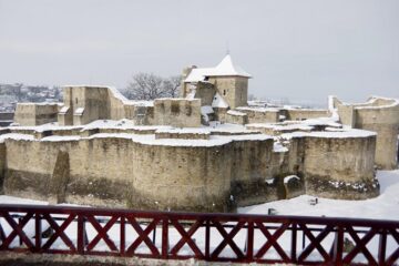 Lecții de istorie pentru elevi, vineri, la Cetatea de Scaun a Sucevei