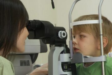 La elevii din orașe pe primul loc se află afecțiunile ochilor. Foto: provisual