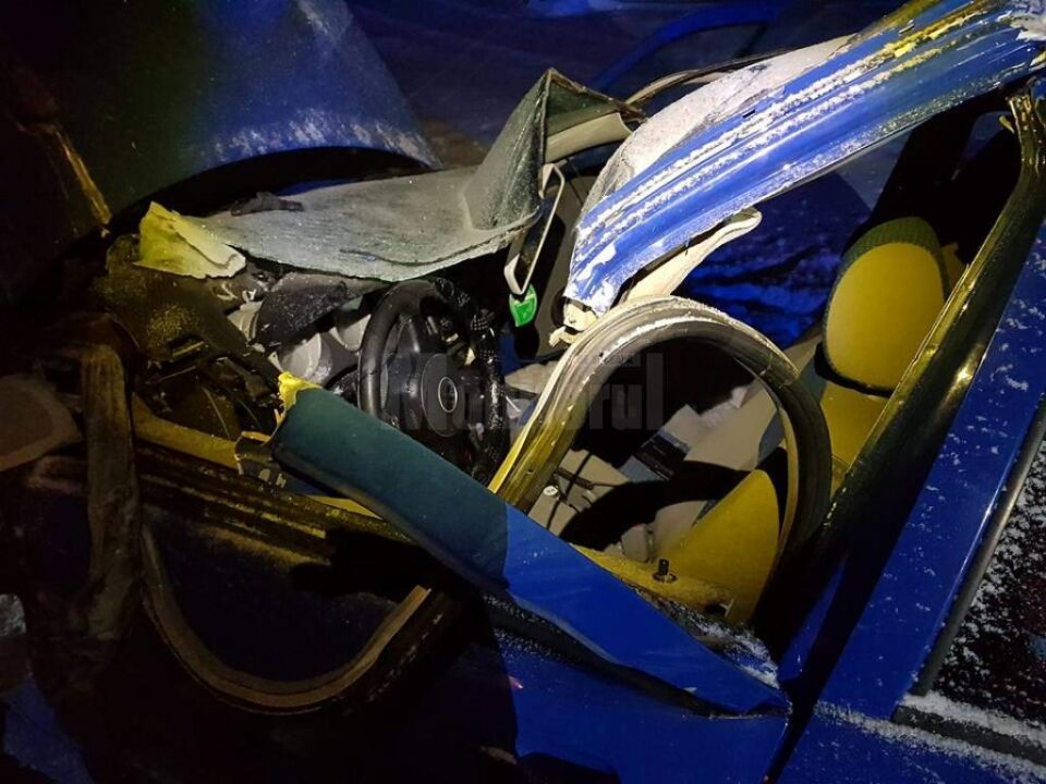 Autoturismul a fost grav avariat