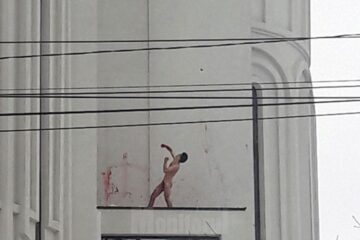 Adolescentul care a urcat pe Catedrala din Suceava a fost transferat la un spital de psihiatrie