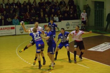 Universitatea a pierdut în ultima secundă disputa cu campioana României, Dinamo București