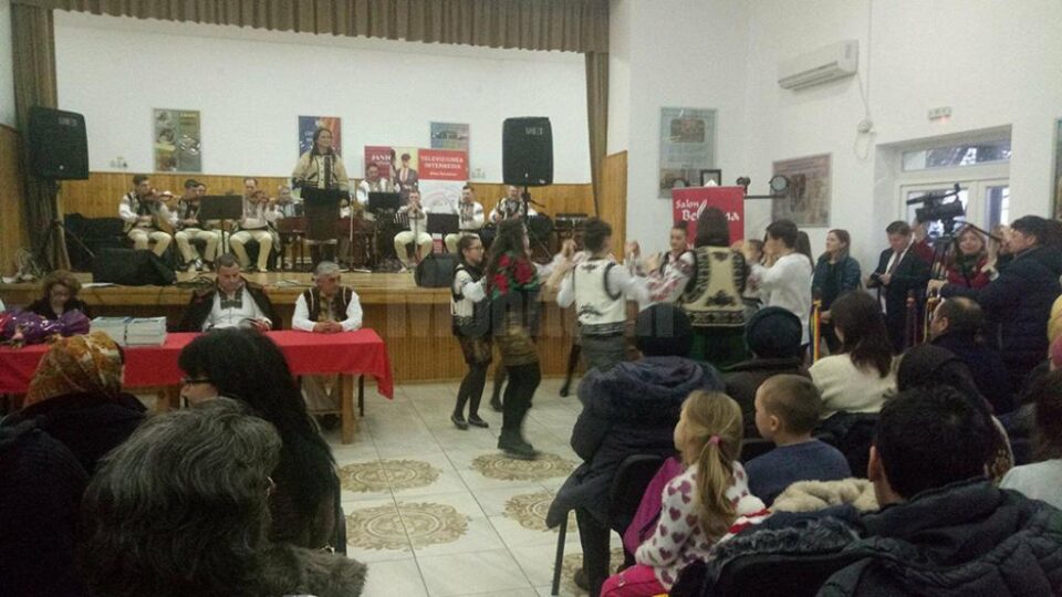 Întâlnire-spectacol cu sala plină, la Căminul Cultural Hănțești