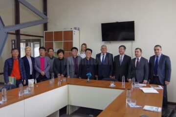 Ambasadorul Coreei de Sud în România și mai mulți oameni de afaceri s-au întâlnit cu deputatul PNL de Suceava Dumitru Mihalescul și președintele CCI Suceava, Nicolae Troașe