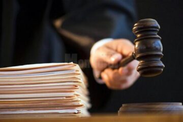 Doi soți trimiși în judecată pentru evaziune fiscală cu fier vechi și-au aflat ieri pedepsele