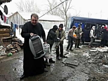Familia cu șapte copii care a rămas fără locuință după incendiu va avea o casă nouă