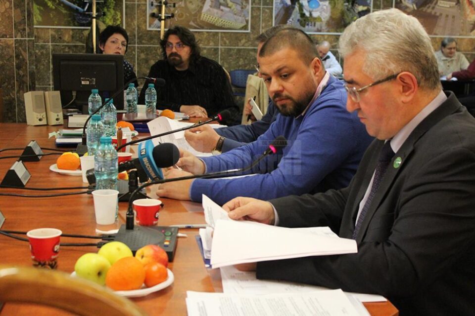 Desființarea propriei societăți de termoficare, retrasă de pe ordinea de zi a Consiliului Local Suceava Desființarea propriei societăți de termoficare, retrasă de pe ordinea de zi a Consiliului Local Suceava
