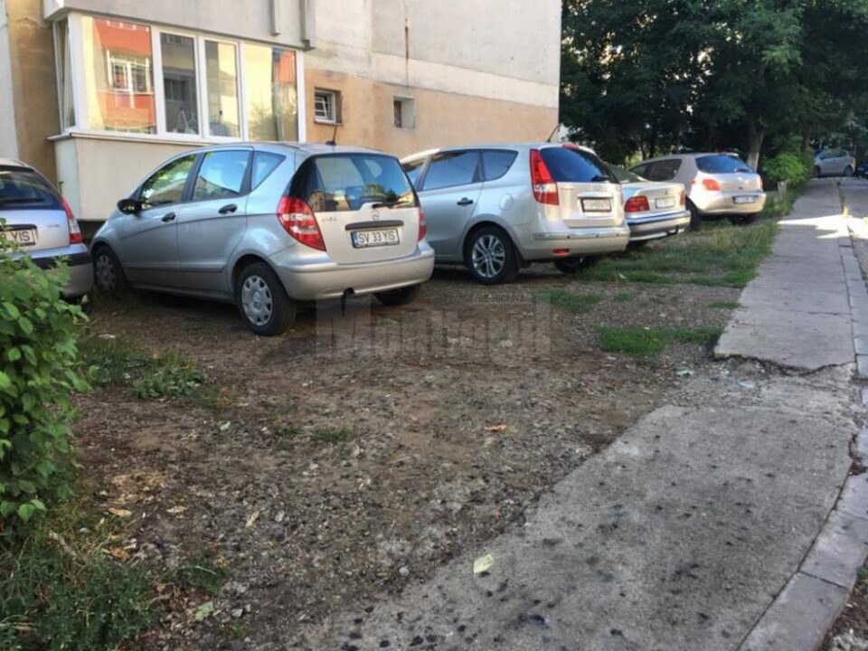 Locurile de parcare din cartiere, care ar fi putut fi modernizate dacă se aproba hotărârea de Consiliu Local Locurile de parcare din cartiere, care ar fi putut fi modernizate dacă se aproba hotărârea de Consiliu Local