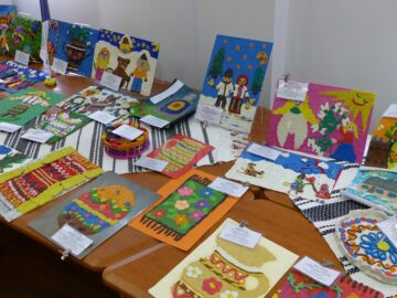 ,,Obiceiuri și tradiții românești”, redate în lucrări artistice de preșcolari din județ