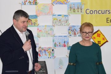 Primarul Cătălin Coman și prof. Adriana Samson