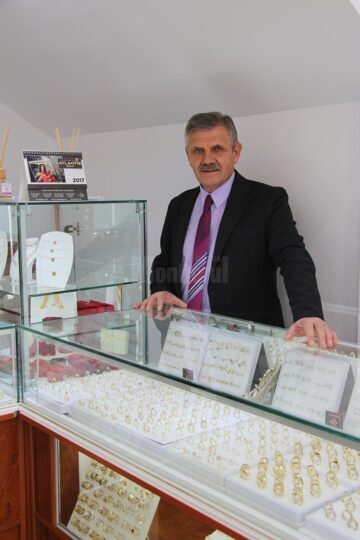 Mărțișoarele din aur și argint, cadourile ideale de sezon