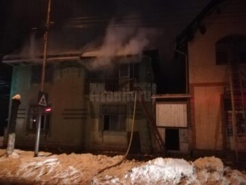 Bătrân carbonizat într-un incendiu extrem de violent care a cuprins două gospodării