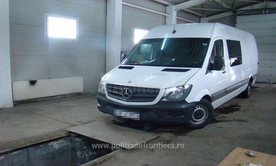 Microbuzul, evaluat la aproximativ 65.000 lei, a fost indisponibilizat la sediul Poliției de Frontieră