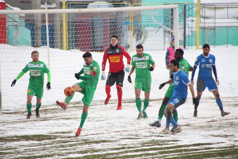 Zăpada și gerul au dus la amânarea meciurilor din Liga a II-a