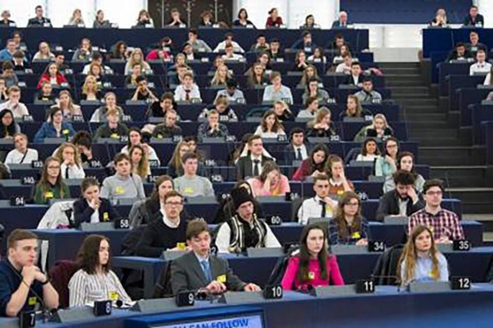 Elevi și profesori ai Colegiului „Nicu Gane” Fălticeni, la Parlamentul European de la Strasbourg