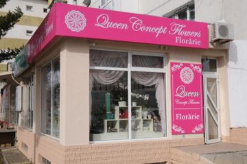 Florăria Queen de la intrarea în cartierul Obcini, în parcarea din zona pizzeriei Zara