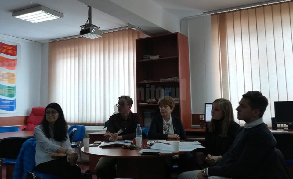 Dezbatere privind noile planuri-cadru pentru liceu